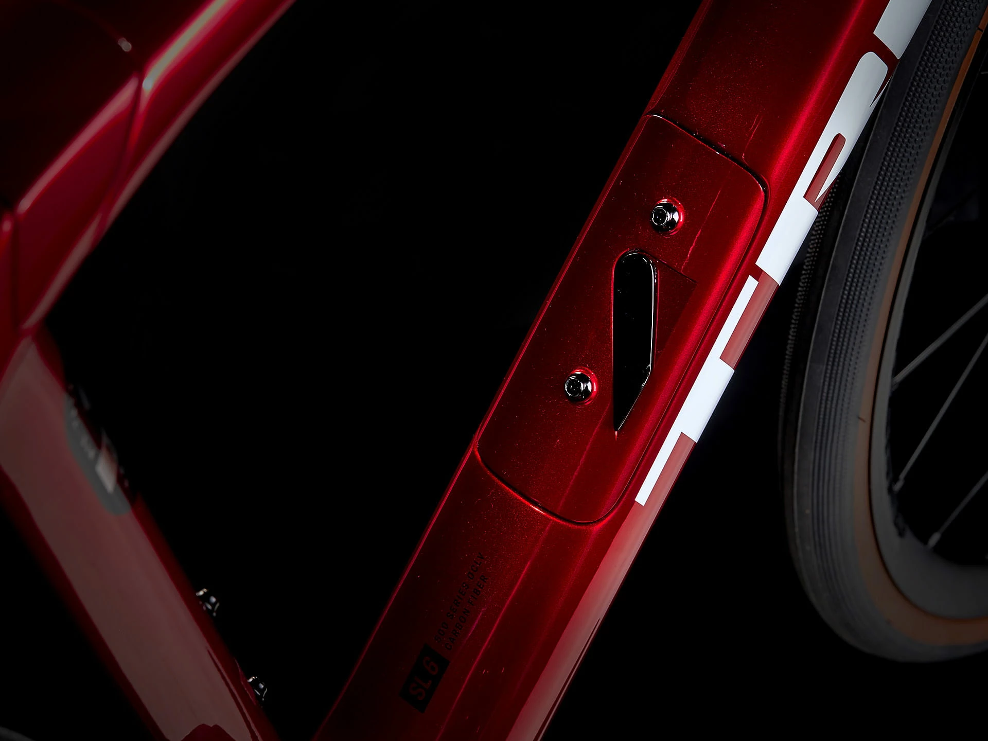 Trek Domane SL 6 ETap Gen 4 Crimson 6 Trek Domane SL 6 ETap Gen 4 Crimson – Image 4