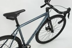 Octane One Gridd 2 - Bleu Pigeon 12 Octane One Gridd 2 - Bleu Pigeon -vélo Soldes IMG 8648 web 1024x683 1