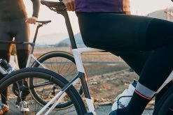 Cannondale SuperSix EVO Carbon Disc 105 Black Pearl -vélo Soldes SuperSix EVO In The Wild 1