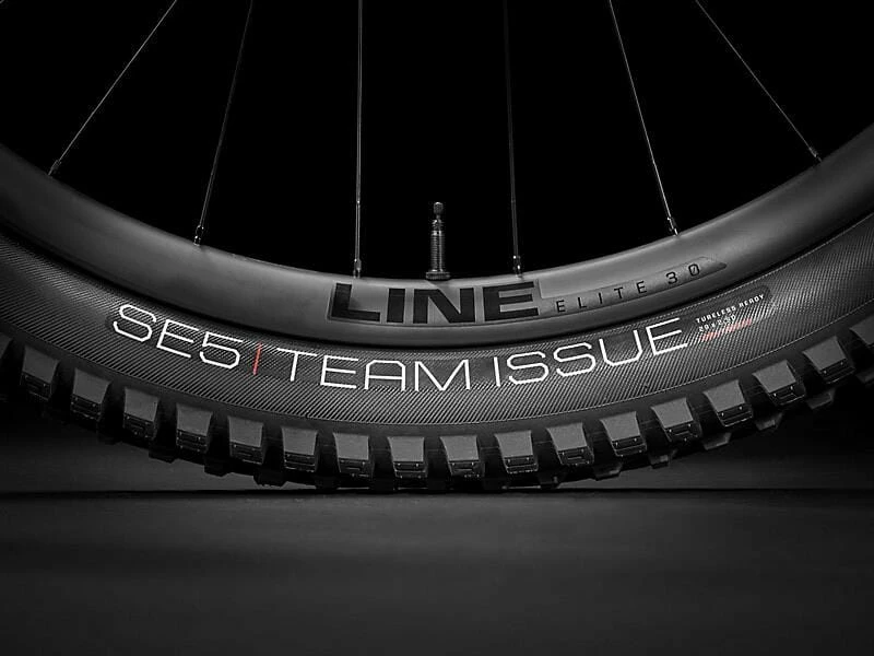 Trek Fuel EX 9.8 GX AXS Gen 6 Fumée Profonde 12 Trek Fuel EX 9.8 GX AXS Gen 6 Fumée Profonde – Image 10