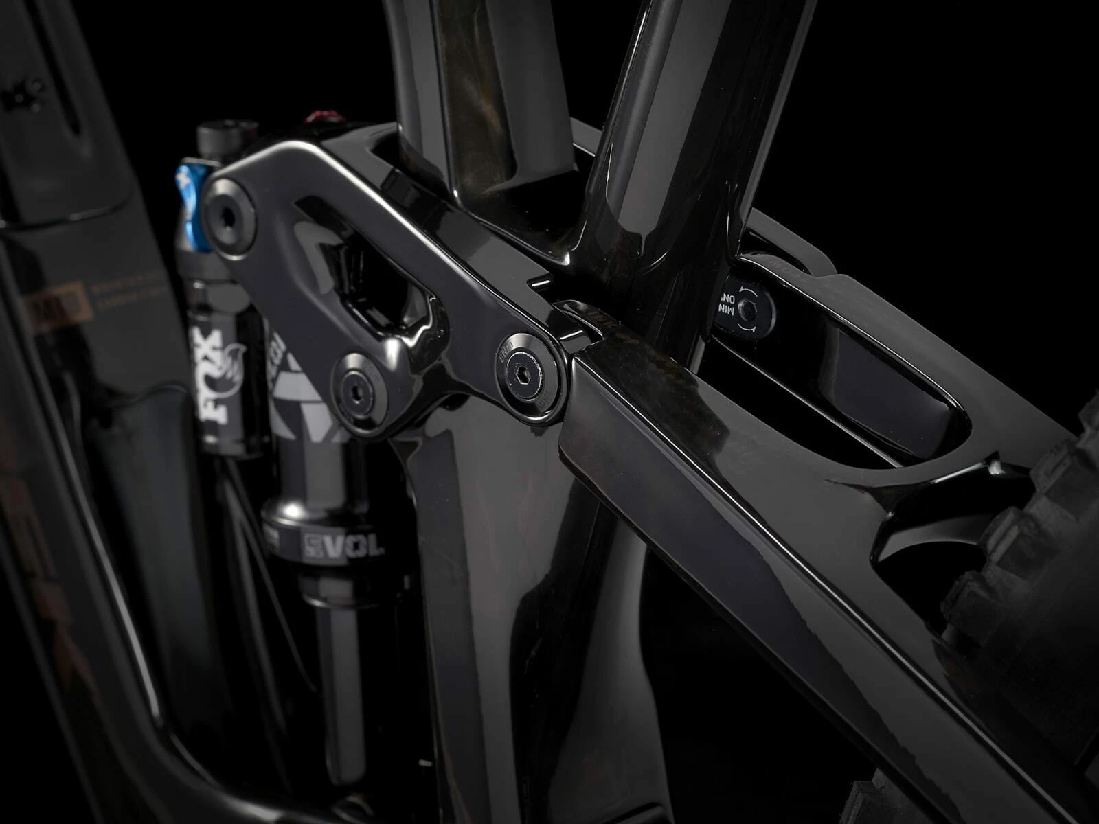 Trek Fuel EX 9.8 GX AXS Gen 6 Fumée Profonde 6 Trek Fuel EX 9.8 GX AXS Gen 6 Fumée Profonde – Image 4